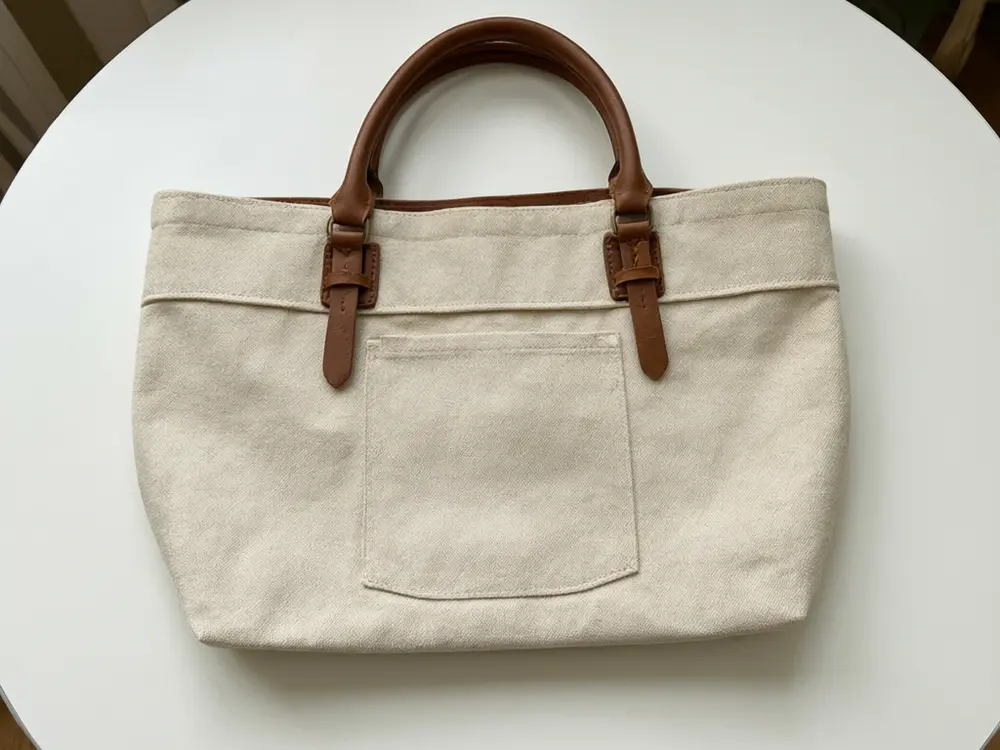 Product colour variant result: tote bag in forest green before AI redesign